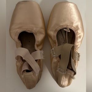 Bloch EuroStrech Pointe Shoes Size 7 XX